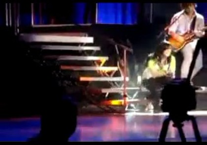 bscap0083 - Demilush - Falls On Stage And Laughs