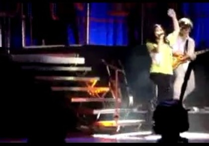 bscap0089 - Demilush - Falls On Stage And Laughs