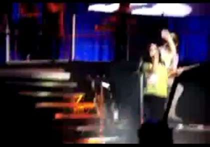 bscap0091 - Demilush - Falls On Stage And Laughs
