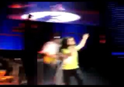 bscap0095 - Demilush - Falls On Stage And Laughs