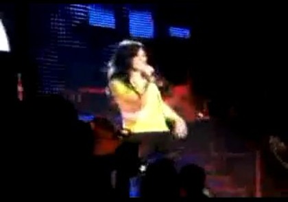 bscap0107 - Demilush - Falls On Stage And Laughs