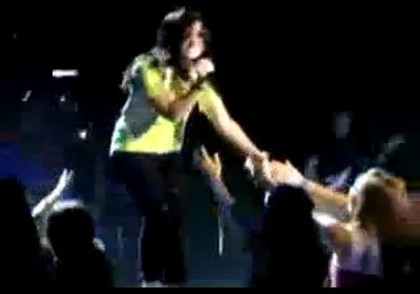bscap0120 - Demilush - Falls On Stage And Laughs