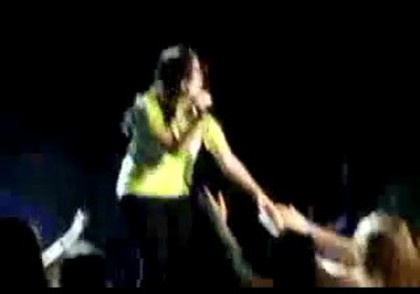 bscap0121 - Demilush - Falls On Stage And Laughs