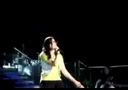 bscap0127 - Demilush - Falls On Stage And Laughs