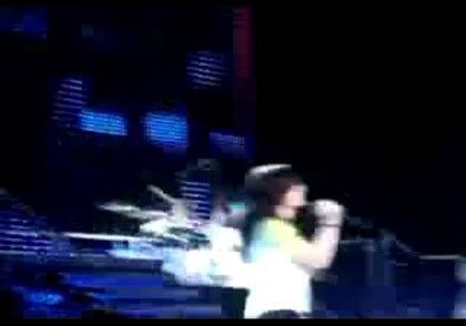 bscap0130 - Demilush - Falls On Stage And Laughs