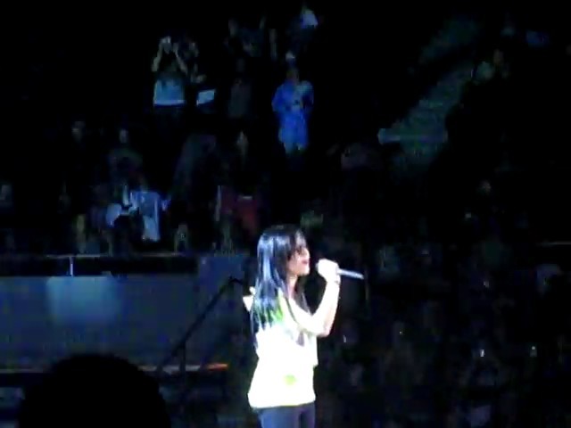 bscap0017 - Demi Lovato concert Demi messes up