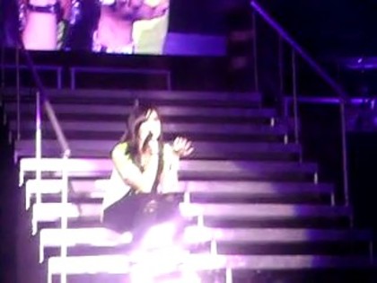 bscap0002 - Demi makes a speech after falling up the stairs in Atlanta