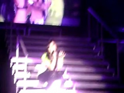 bscap0008 - Demi makes a speech after falling up the stairs in Atlanta