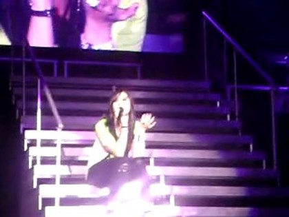 bscap0009 - Demi makes a speech after falling up the stairs in Atlanta