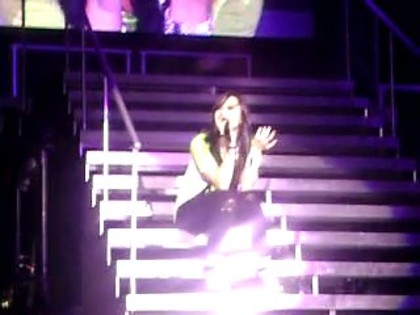 bscap0012 - Demi makes a speech after falling up the stairs in Atlanta
