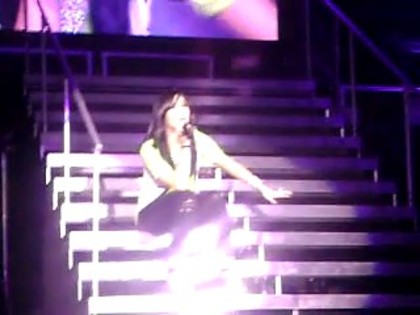 bscap0020 - Demi makes a speech after falling up the stairs in Atlanta