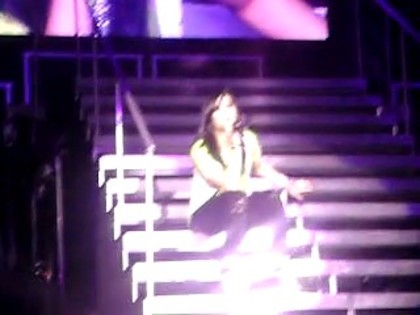 bscap0030 - Demi makes a speech after falling up the stairs in Atlanta