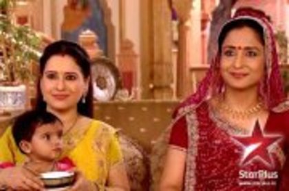 390261_235238066546114_176818729054715_548863_1874836037_a - G-Lata Sabharwal-G