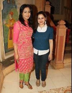 395830_253154084754512_176818729054715_597543_700135663_a - G-Lata Sabharwal-G