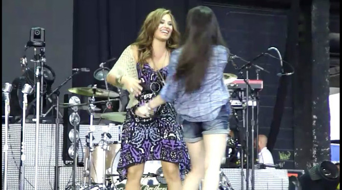 bscap0033 - Demi Entrance Soundcheck