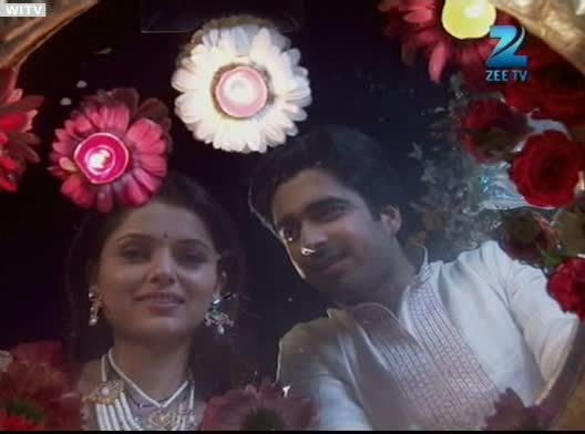 vlcsnap2012021622h00m09 - xxRubina Dilaik si Avinash Sachdevxx