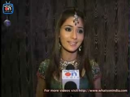 00_00_54 - Sara Khan does a Munni Badnam on the sets of for Baat Hamari Pakki Hai