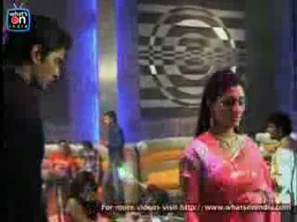 00_01_24 - Sara Khan does a Munni Badnam on the sets of for Baat Hamari Pakki Hai
