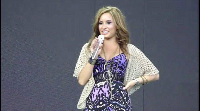 bscap0077 - Demi Entrance Soundcheck