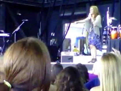 bscap0097 - Demi hugging little girl talking about shoes