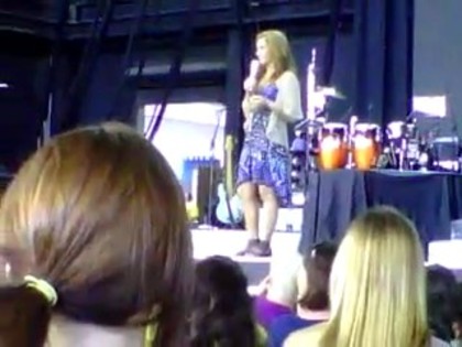 bscap0144 - Demi hugging little girl talking about shoes