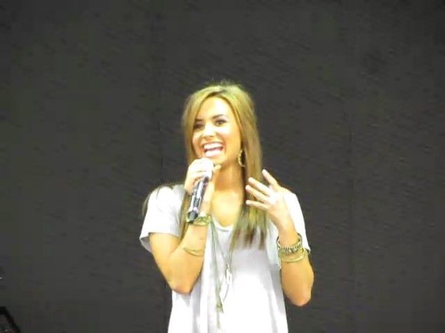 bscap0000 - Demi Lovato answers questions soundcheck 09 01 10