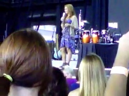 bscap0173 - Demi hugging little girl talking about shoes