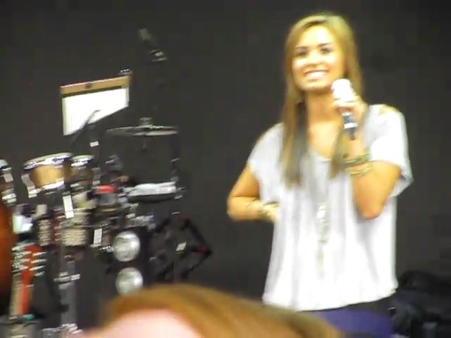 bscap0070 - Demi Lovato answers questions soundcheck 09 01 10