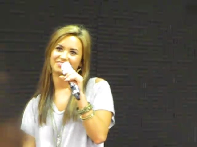 bscap0109 - Demi Lovato answers questions soundcheck 09 01 10