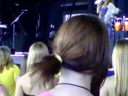 bscap0239 - Demi hugging little girl talking about shoes