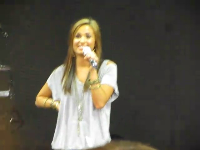 bscap0121 - Demi Lovato answers questions soundcheck 09 01 10