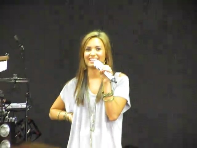 bscap0125 - Demi Lovato answers questions soundcheck 09 01 10