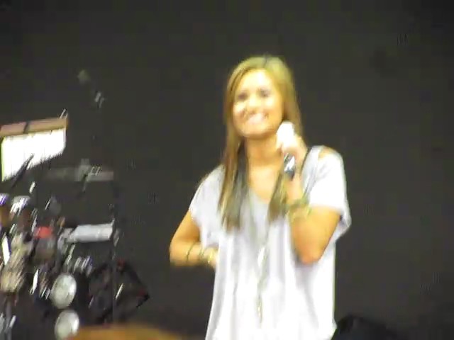 bscap0128 - Demi Lovato answers questions soundcheck 09 01 10