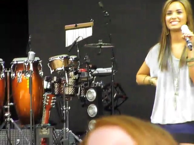 bscap0130 - Demi Lovato answers questions soundcheck 09 01 10