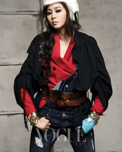 korea-uee-kim-012-vogue