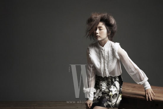 shin-se-kyung-w-3