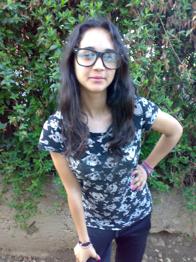 26042012728 - Just me