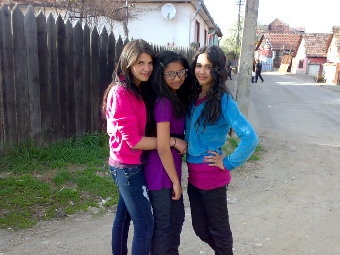 Nita,Denisa,Dany - Just me