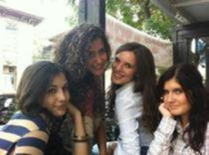 alina and frends; love
