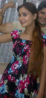 319854_205923599511072_100002803003327_244475_695481253_a - sara khan 5