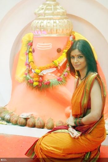 Sayantani-Ghosh-celebrates-eco-friendly-Ganesh-Festival