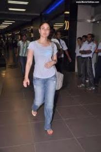  - Kareena Kapoor Snapped in Mumbai