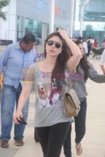  - Kareena Kapoor Snapped in Mumbai