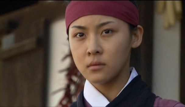 Cred ca nu baga fete in asta.Dar,cred ca o sa bage ca sunt fete comandante,generale etc....