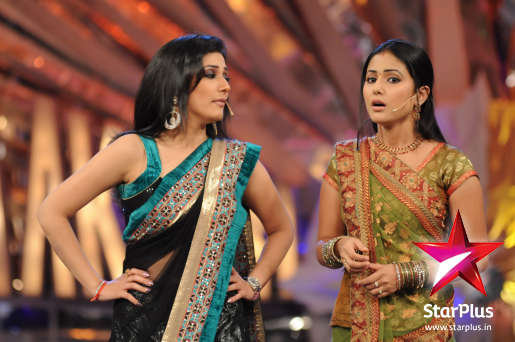 34205_125205484189222_120525887990515_125602_3656252_n - Hina Khan