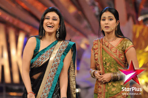 34205_125205487522555_120525887990515_125603_4973738_n - Hina Khan