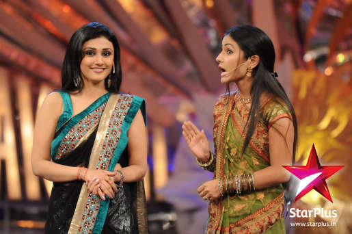 34205_125205507522553_120525887990515_125609_1646712_n - Hina Khan