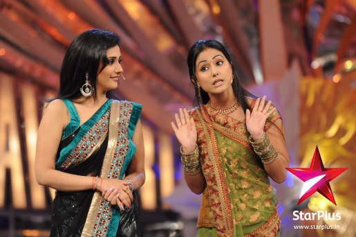 34205_125205510855886_120525887990515_125610_4364978_n - Hina Khan