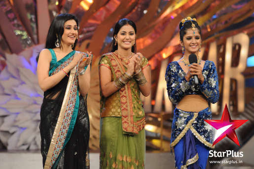 35272_125204587522645_120525887990515_125594_3537005_n - Hina Khan