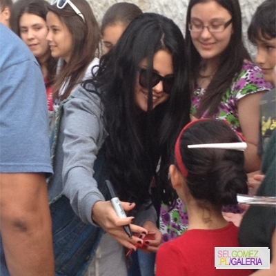 tumblr_m3mfl0mcvA1rq31q9o3_400 - 6 05 2012 Selena outside the hotel in Bulgaria